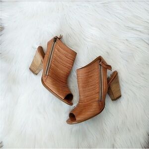 Paul Green Cayanne Peep-Toe Ankle Booties 35/5.5